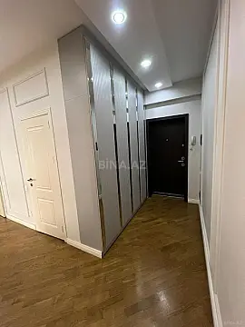 Satılır 3 otaqlı mənzil 141 m²