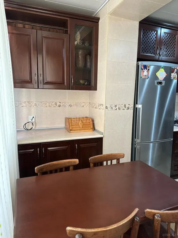 Satılır 4 otaqlı mənzil 115 m²
