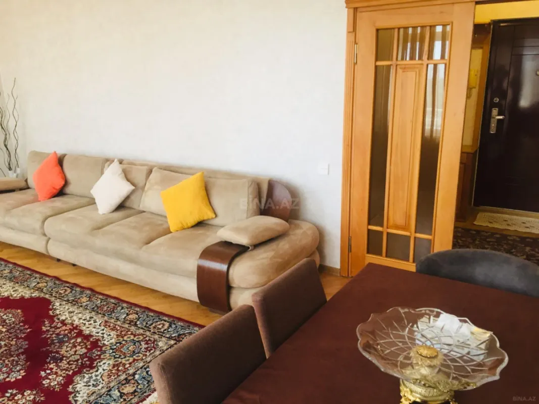 Kirayə verilir 2 otaqlı mənzil 60 m²