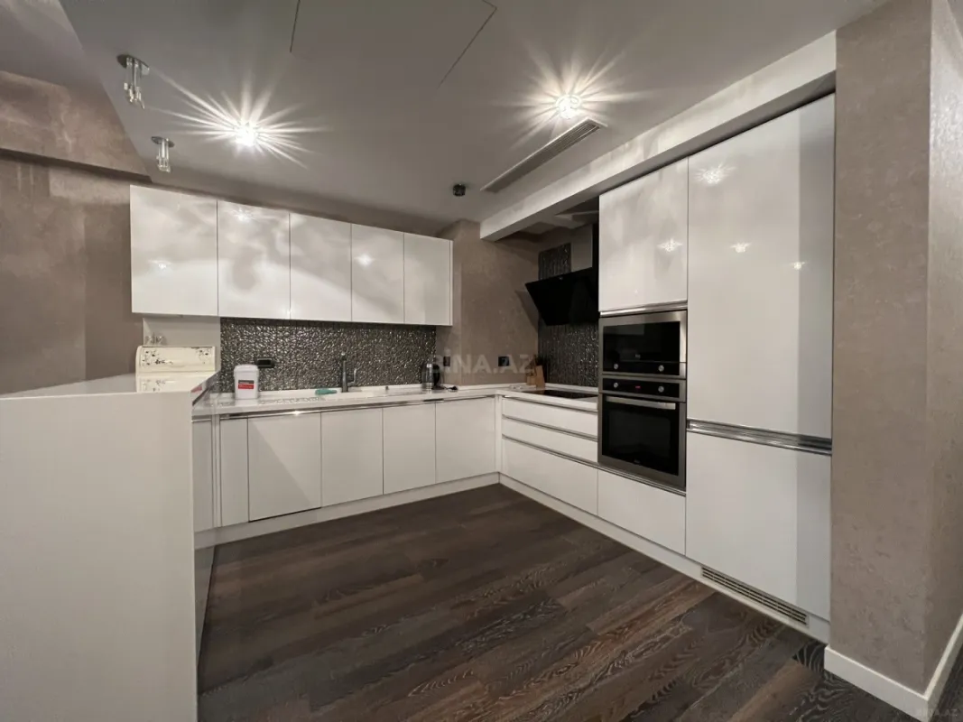 Kirayə verilir 2 otaqlı mənzil 90 m²