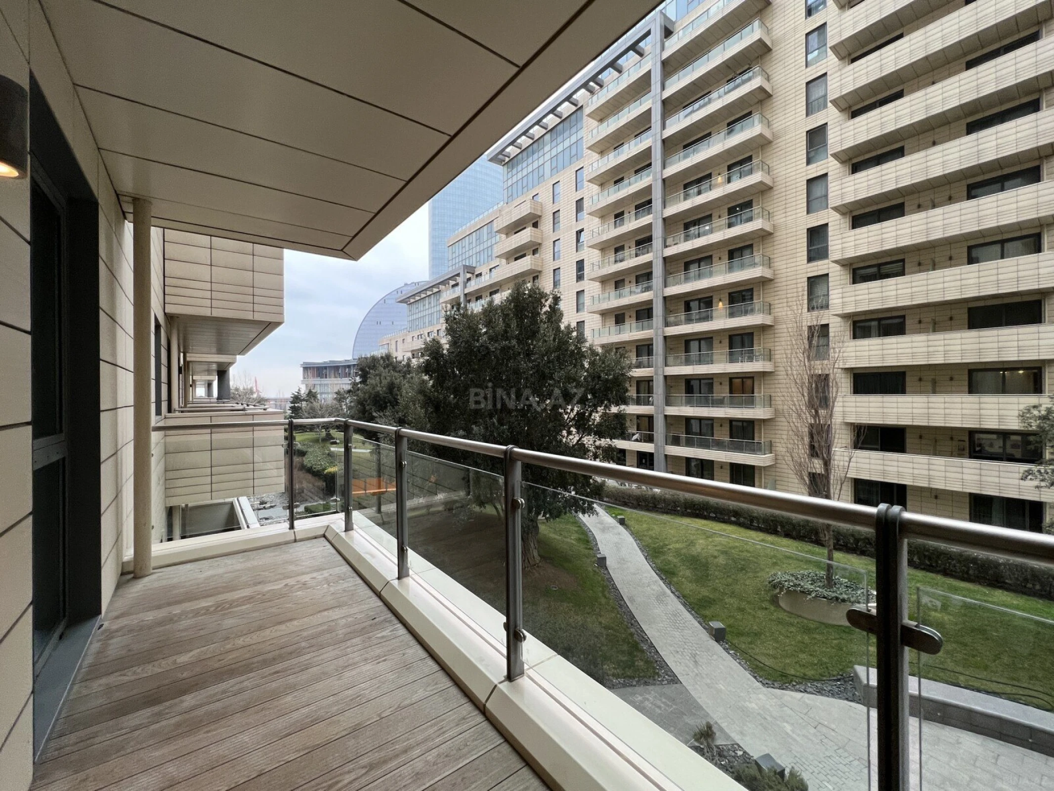 Kirayə verilir 2 otaqlı mənzil 90 m²