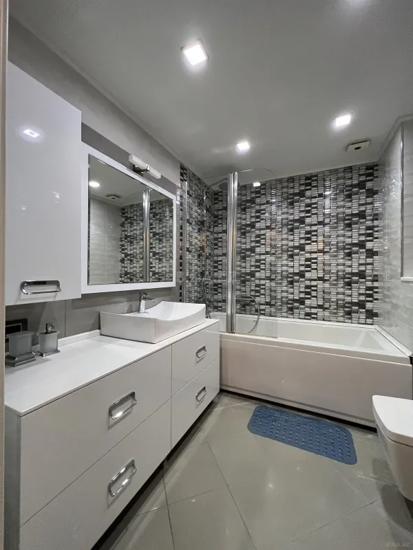 Kirayə verilir 2 otaqlı mənzil 90 m²