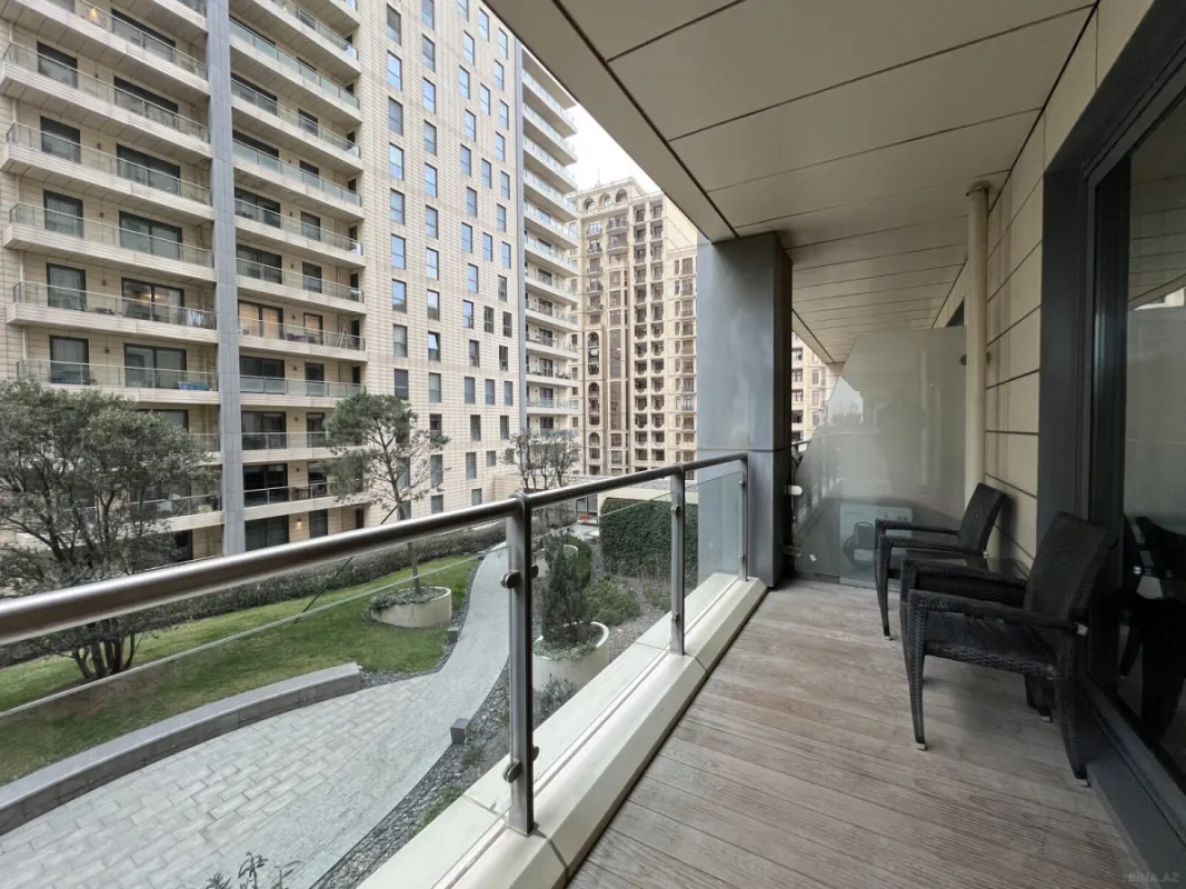 Kirayə verilir 2 otaqlı mənzil 90 m²