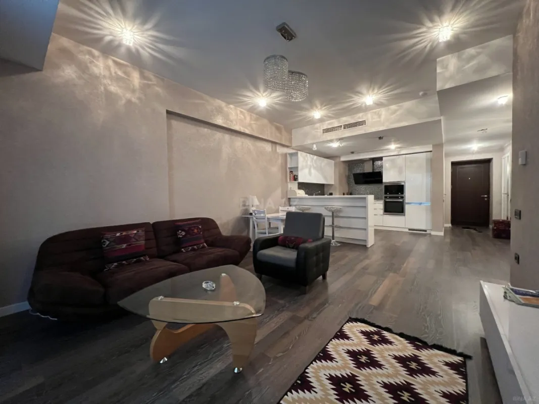 Kirayə verilir 2 otaqlı mənzil 90 m²