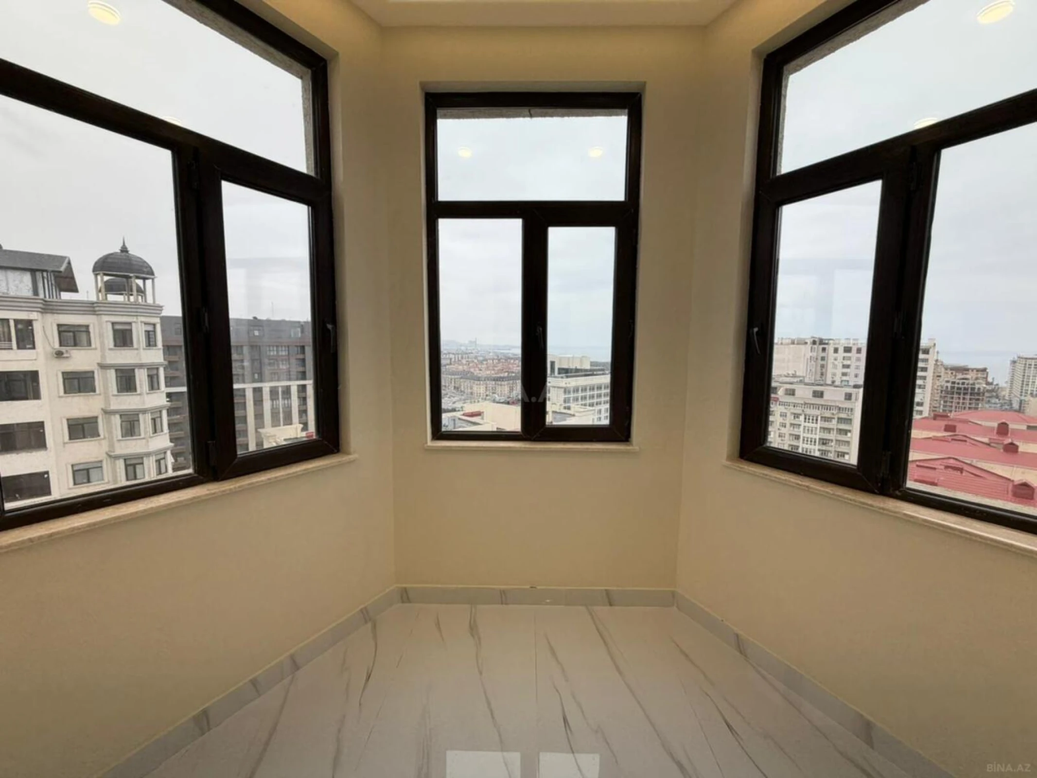 Satılır 2 otaqlı mənzil 70 m²