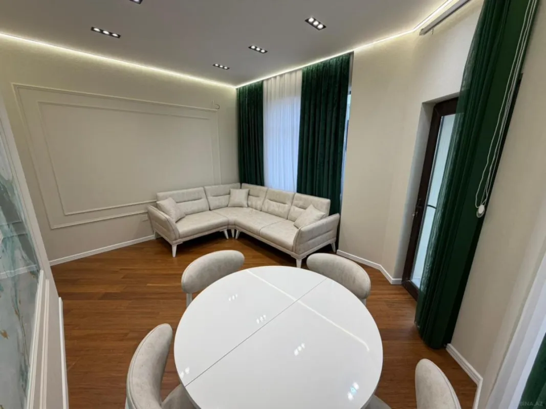 Satılır 2 otaqlı mənzil 70 m²