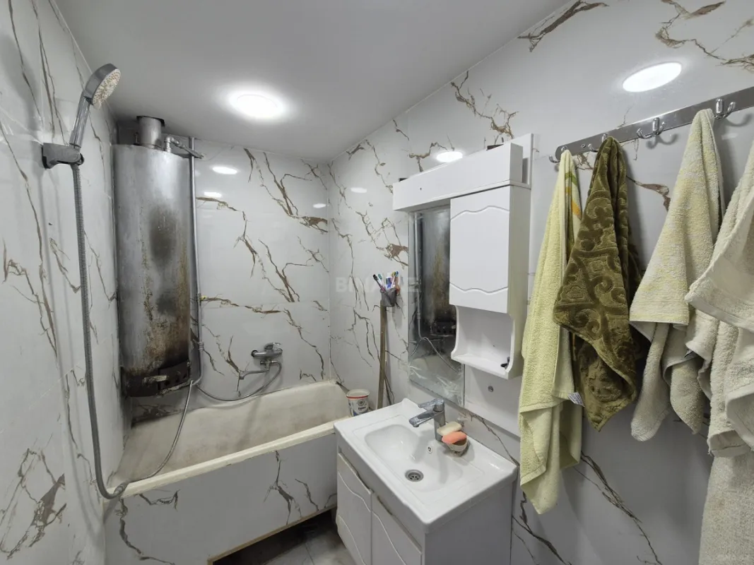 Satılır 2 otaqlı mənzil 65 m²