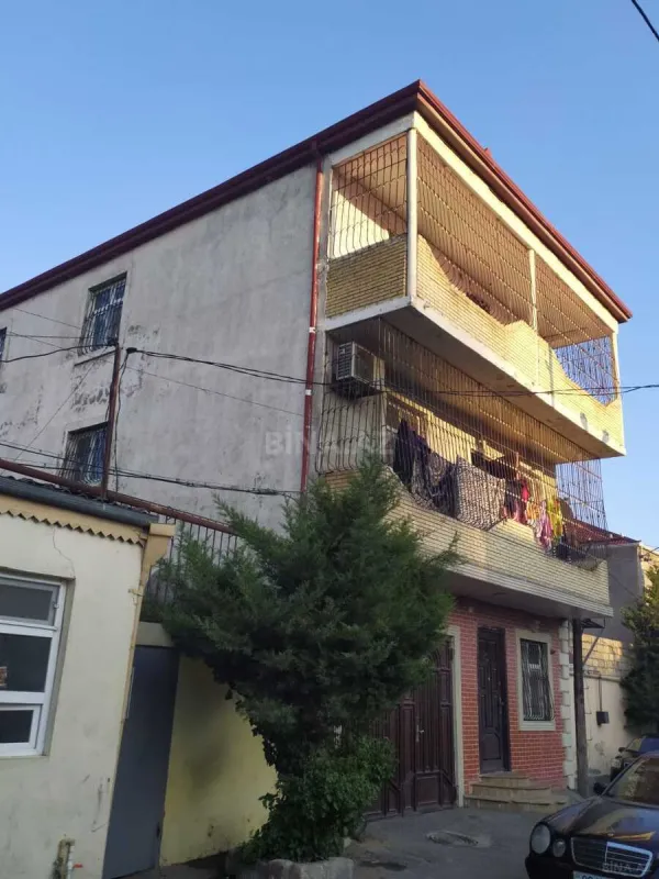 Kirayə verilir 6 otaqlı həyət evi 300 m²