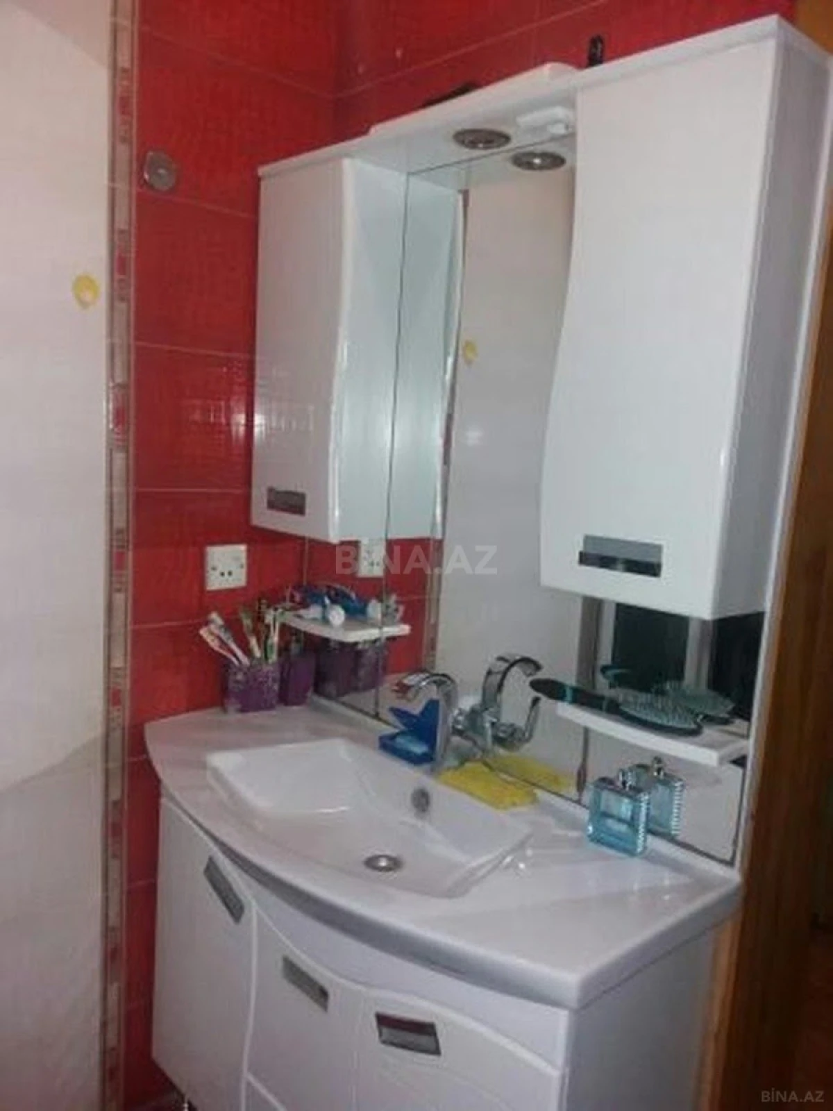 Kirayə verilir 6 otaqlı həyət evi 300 m²