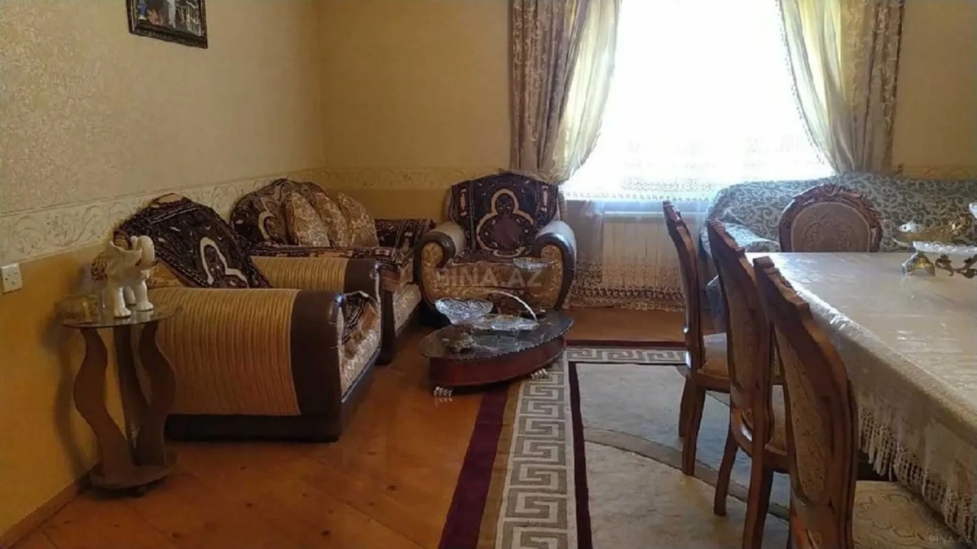Kirayə verilir 6 otaqlı həyət evi 300 m²