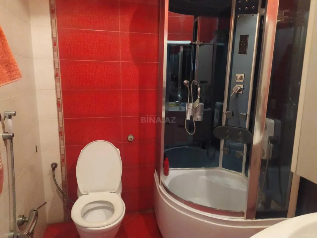 Kirayə verilir 6 otaqlı həyət evi 300 m²