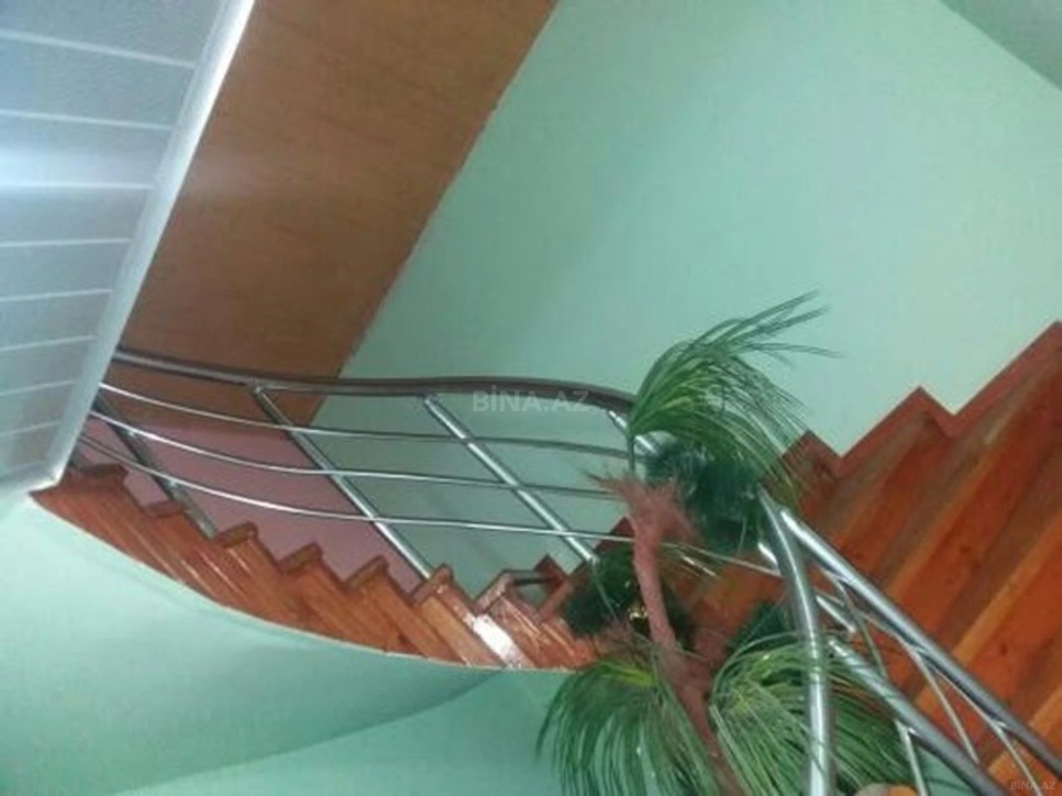 Kirayə verilir 6 otaqlı həyət evi 300 m²