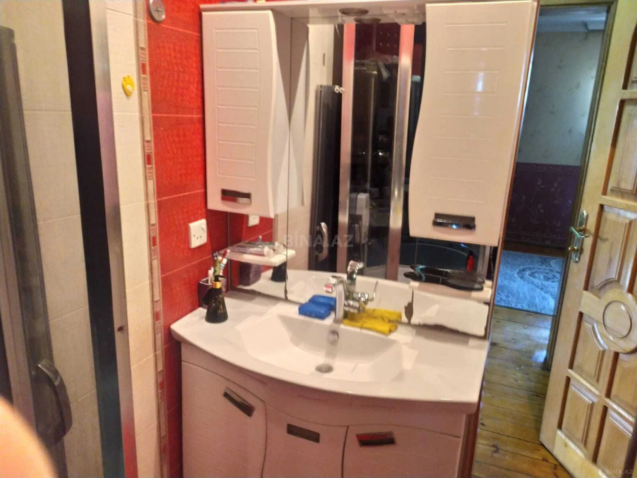 Kirayə verilir 6 otaqlı həyət evi 300 m²