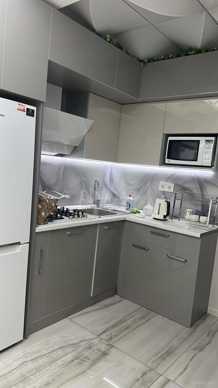 Kirayə verilir 2 otaqlı mənzil 60 m²