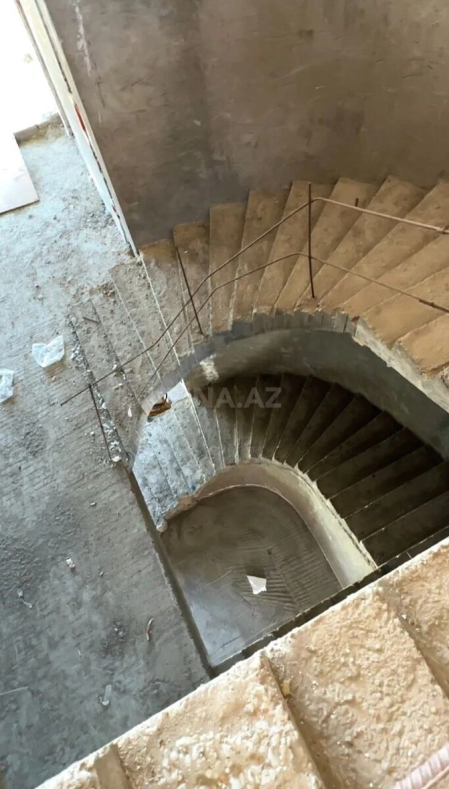 Satılır 8 otaqlı həyət evi 900 m²