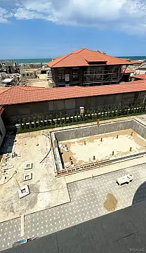 Satılır 8 otaqlı həyət evi 900 m²