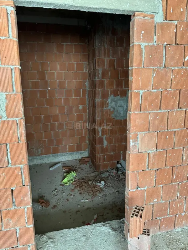 Satılır 5 otaqlı mənzil 250 m²