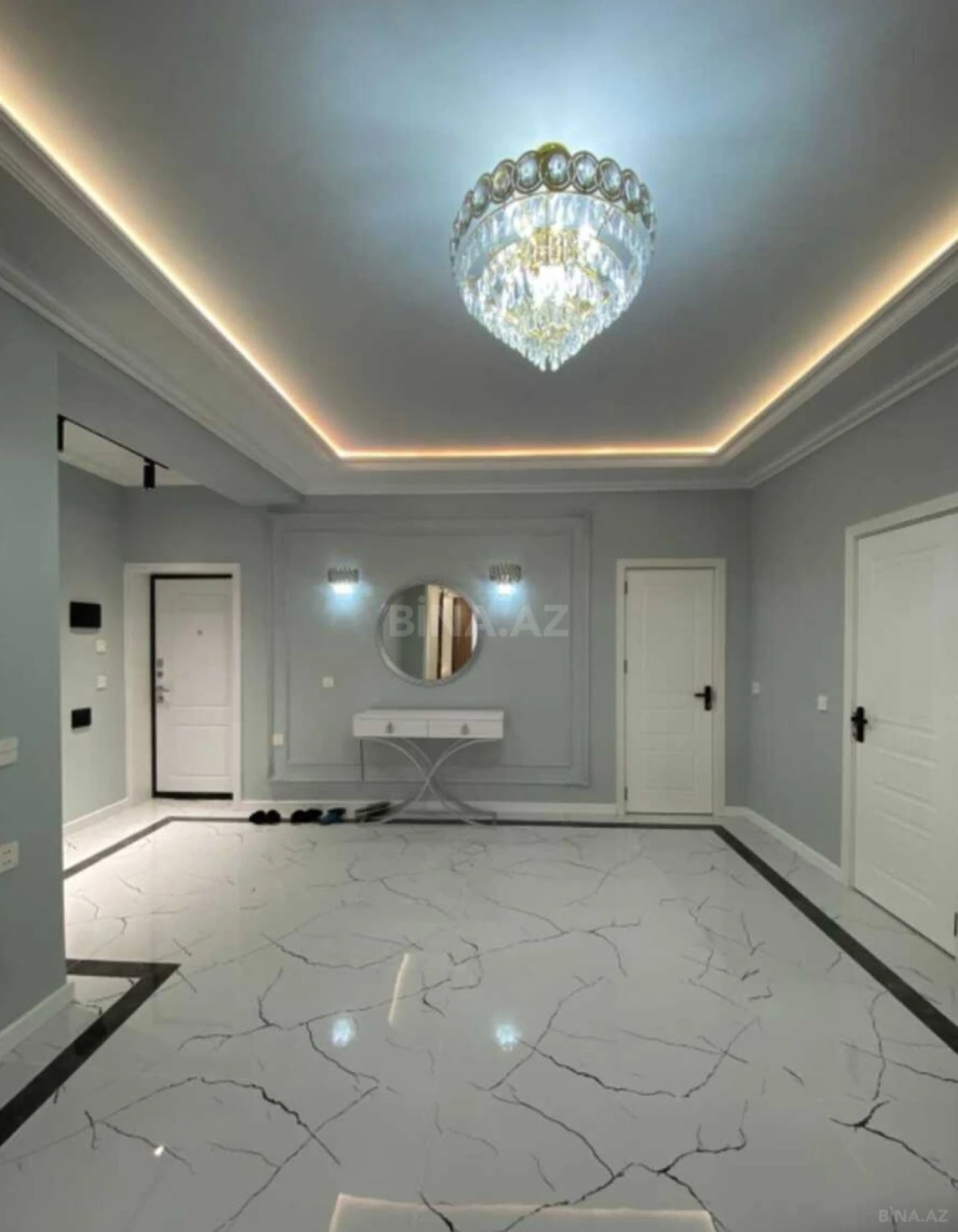 Satılır 3 otaqlı mənzil 156 m²