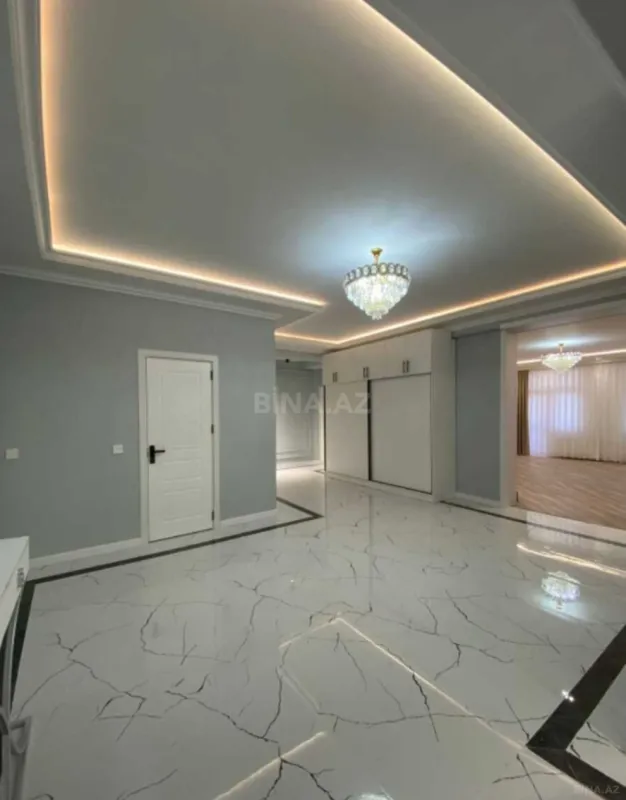 Satılır 3 otaqlı mənzil 156 m²