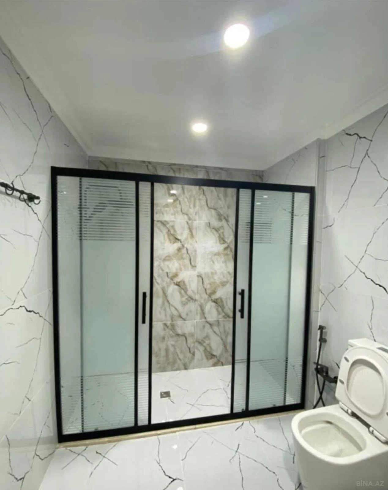 Satılır 3 otaqlı mənzil 156 m²