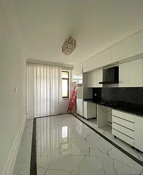 Satılır 3 otaqlı mənzil 156 m²