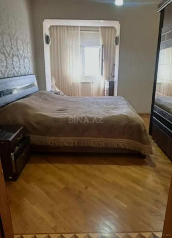 Satılır 4 otaqlı mənzil 100 m²