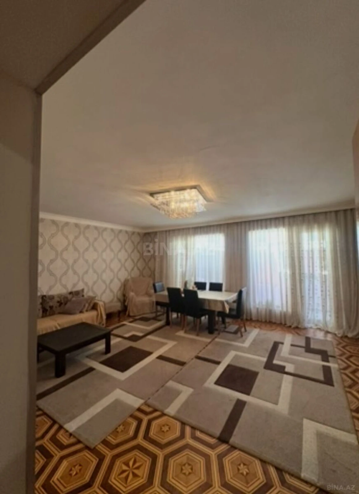 Satılır 4 otaqlı mənzil 100 m²
