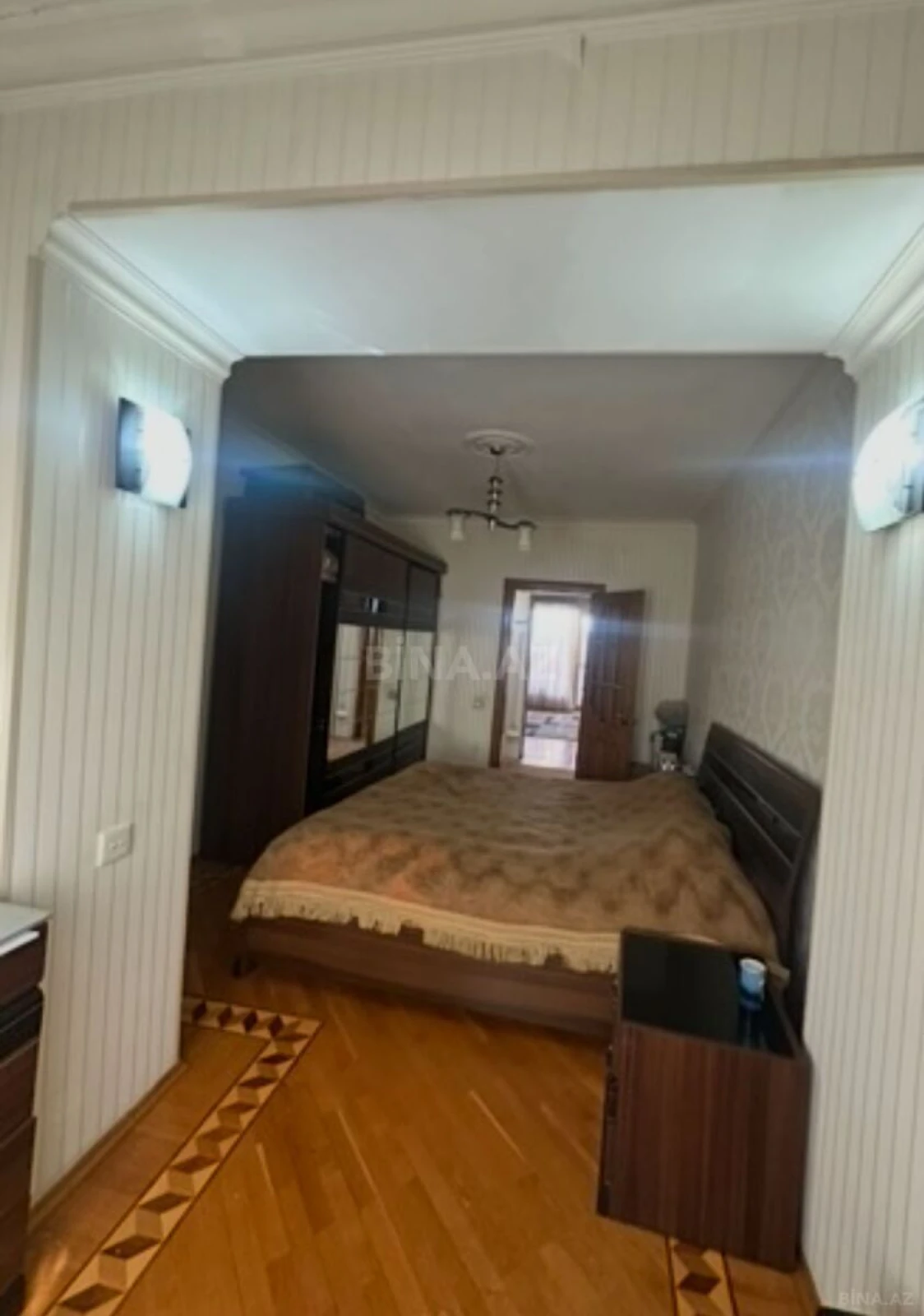 Satılır 4 otaqlı mənzil 100 m²