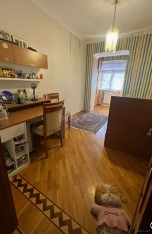 Satılır 4 otaqlı mənzil 100 m²