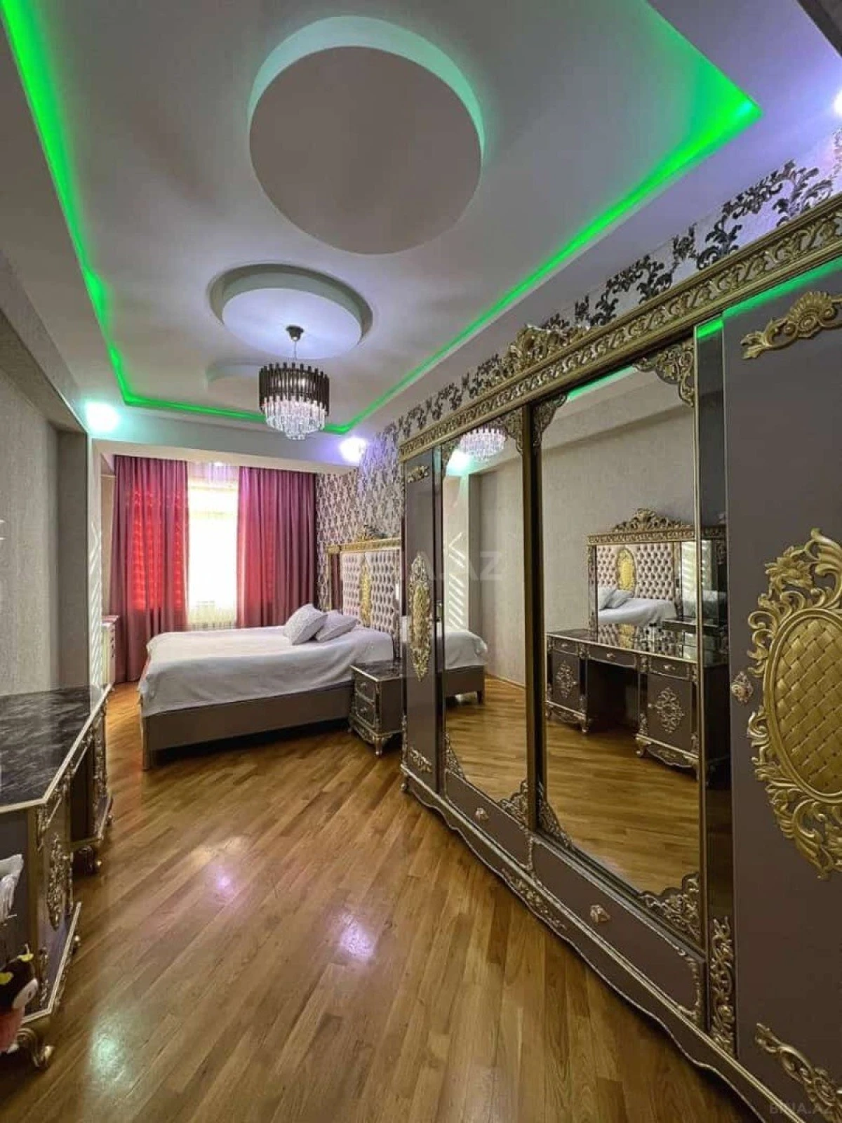 Kirayə verilir 3 otaqlı mənzil 130 m²