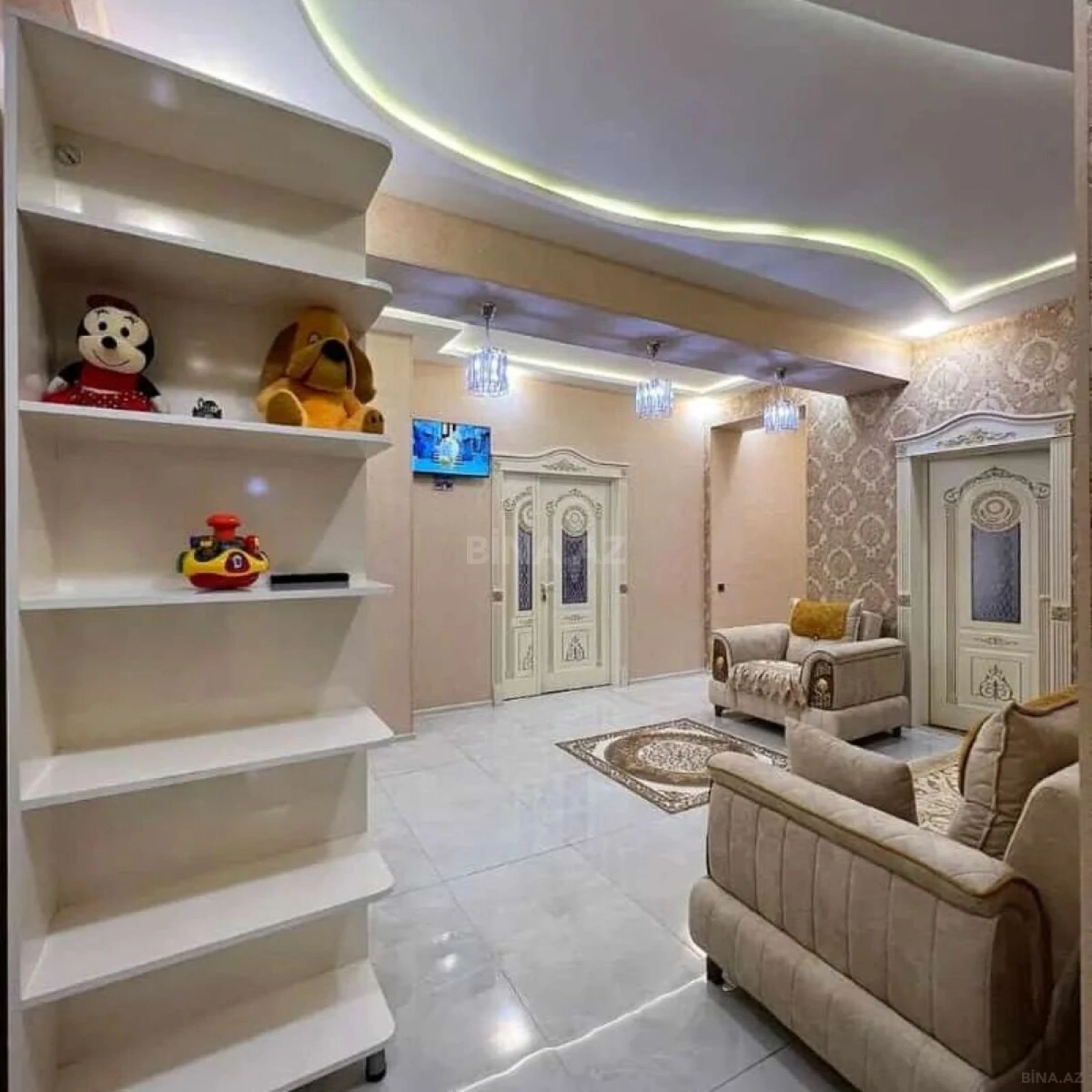 Kirayə verilir 3 otaqlı mənzil 130 m²