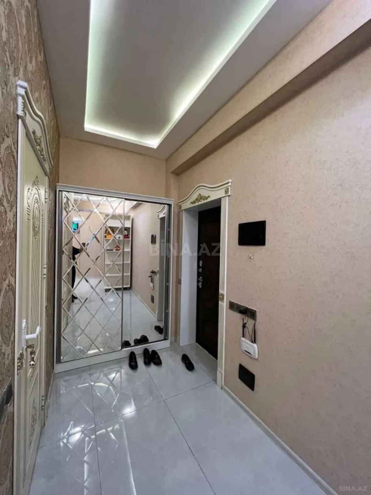 Kirayə verilir 3 otaqlı mənzil 130 m²