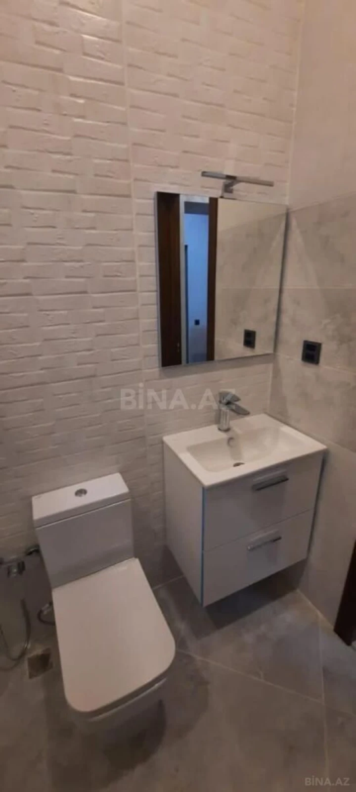 Kirayə verilir 2 otaqlı mənzil 70 m²
