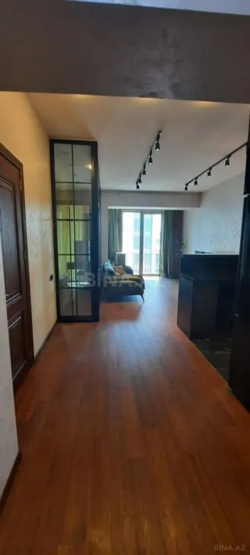 Kirayə verilir 2 otaqlı mənzil 70 m²