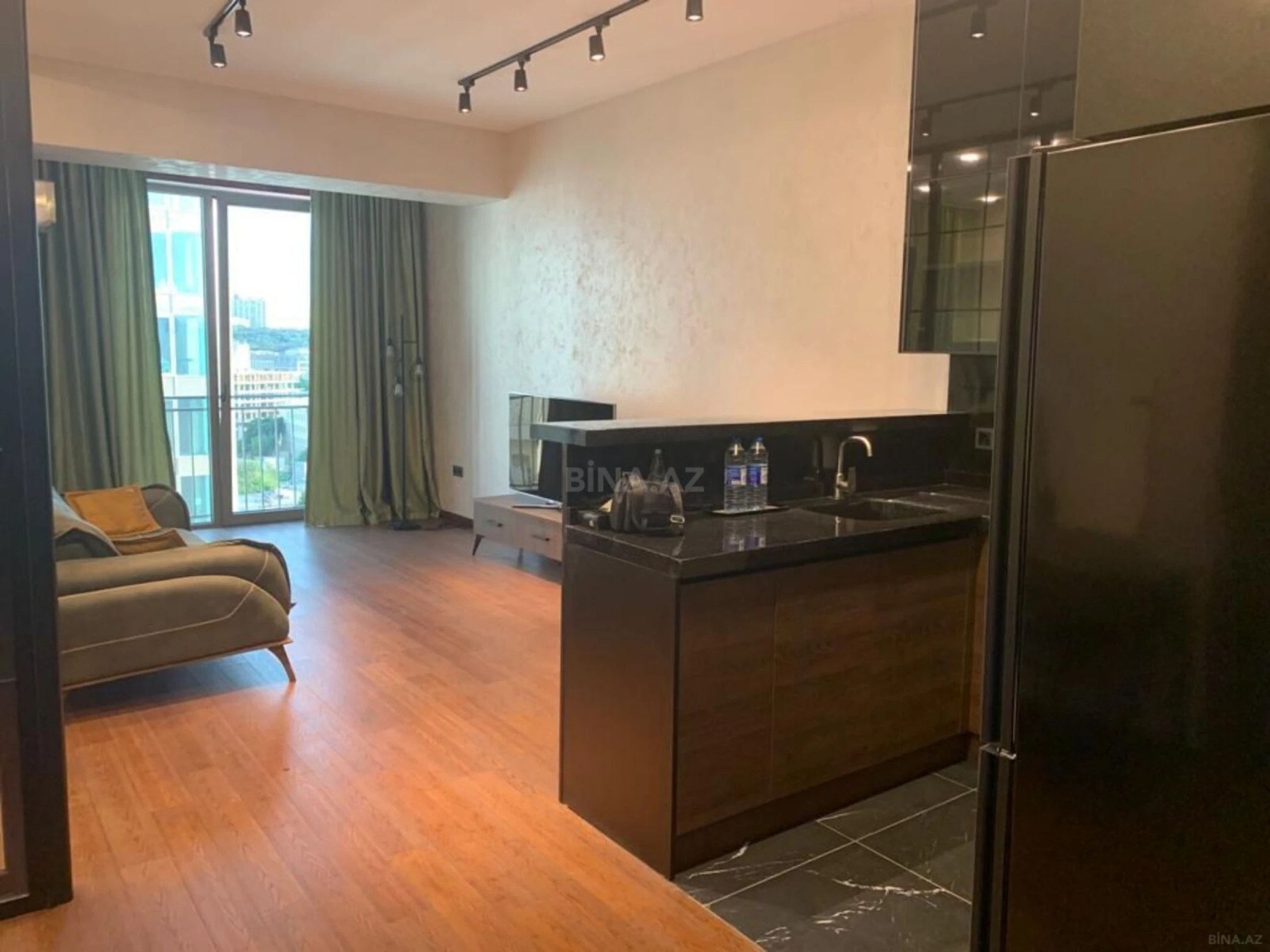 Kirayə verilir 2 otaqlı mənzil 70 m²