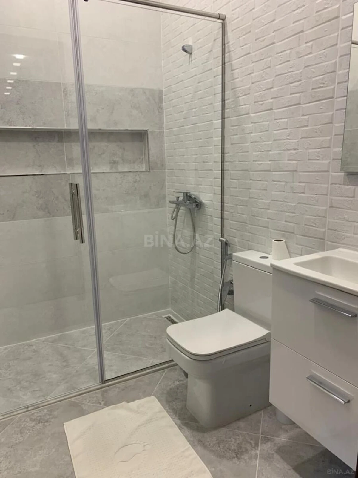 Kirayə verilir 2 otaqlı mənzil 70 m²