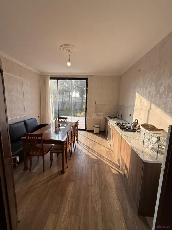 Satılır 5 otaqlı həyət evi 195 m²