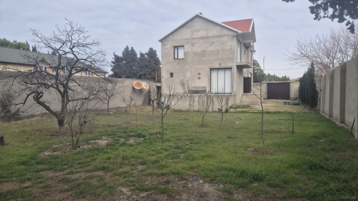Satılır 5 otaqlı həyət evi 195 m²