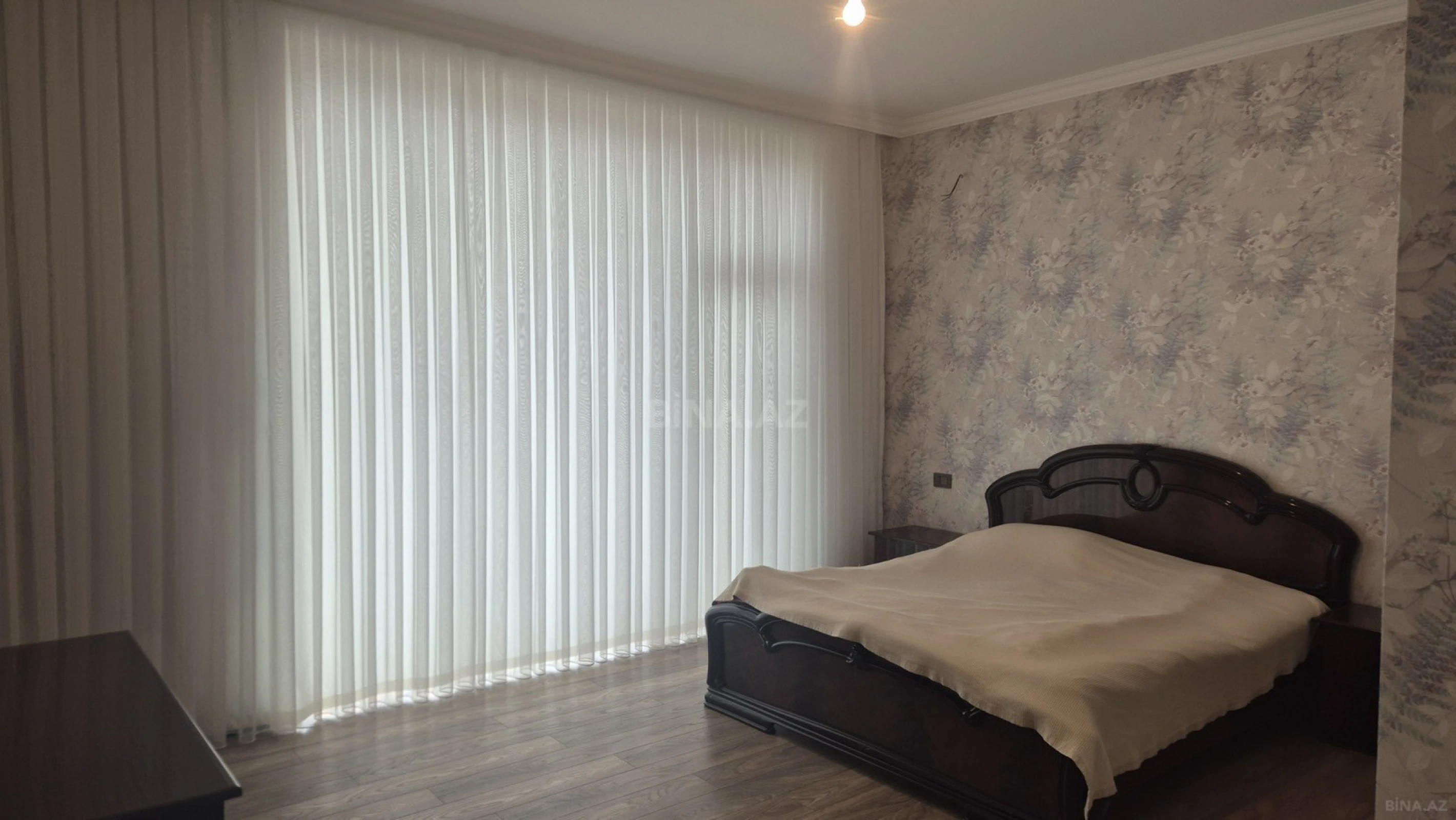 Satılır 5 otaqlı həyət evi 195 m²