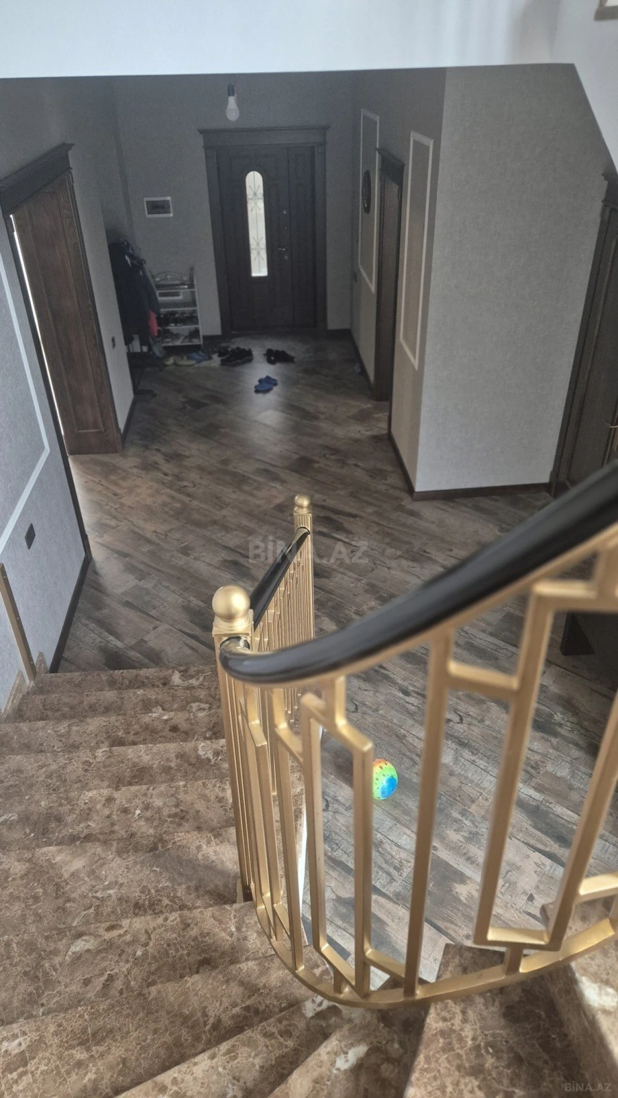 Satılır 5 otaqlı həyət evi 195 m²