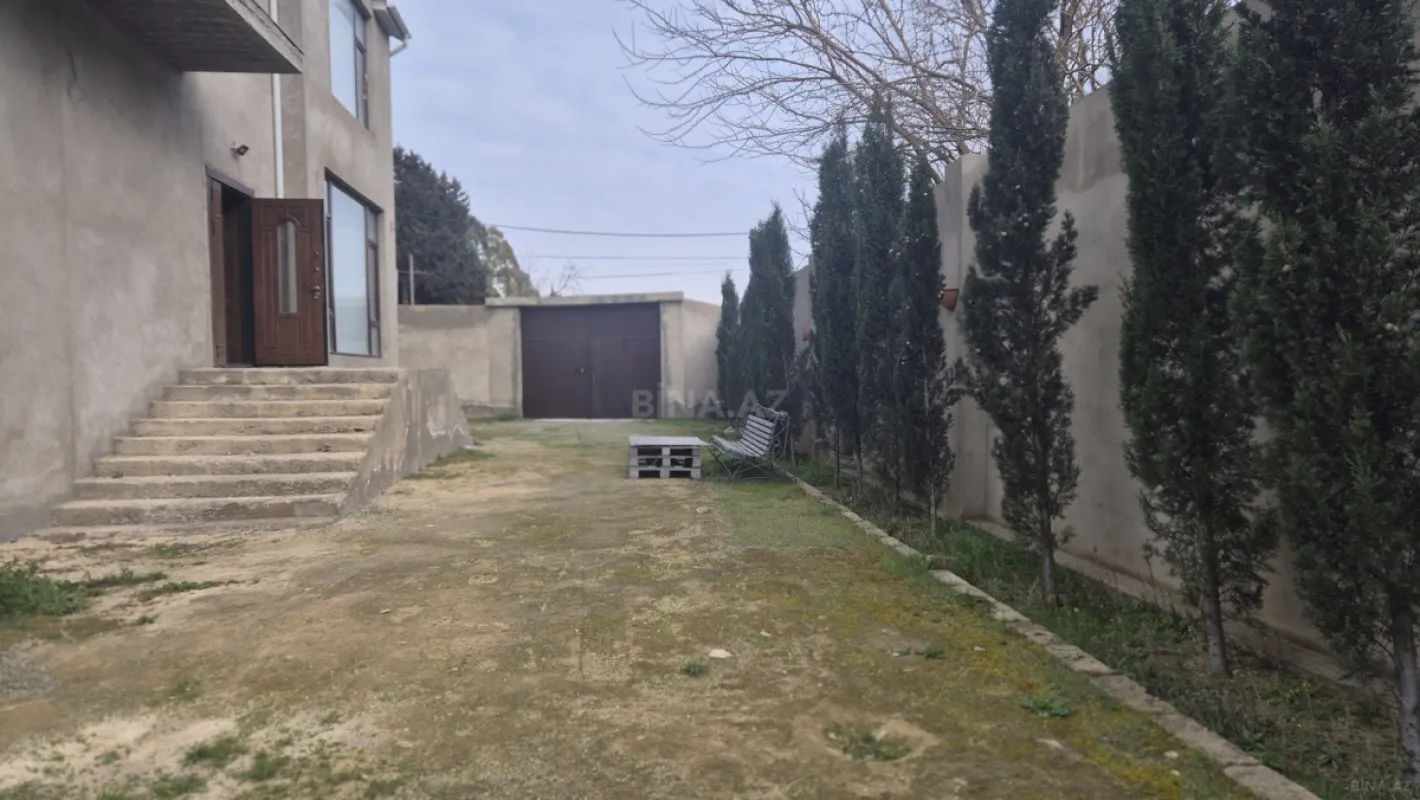 Satılır 5 otaqlı həyət evi 195 m²