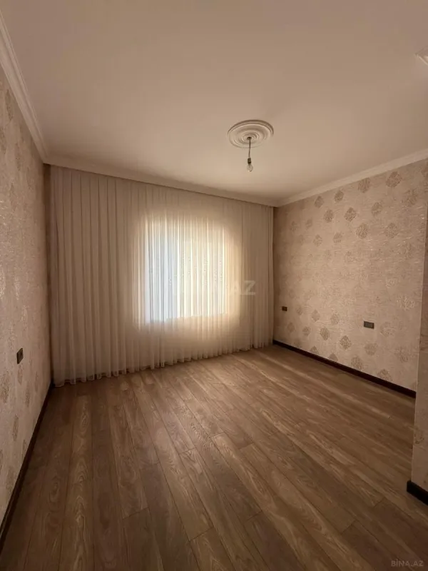 Satılır 5 otaqlı həyət evi 195 m²