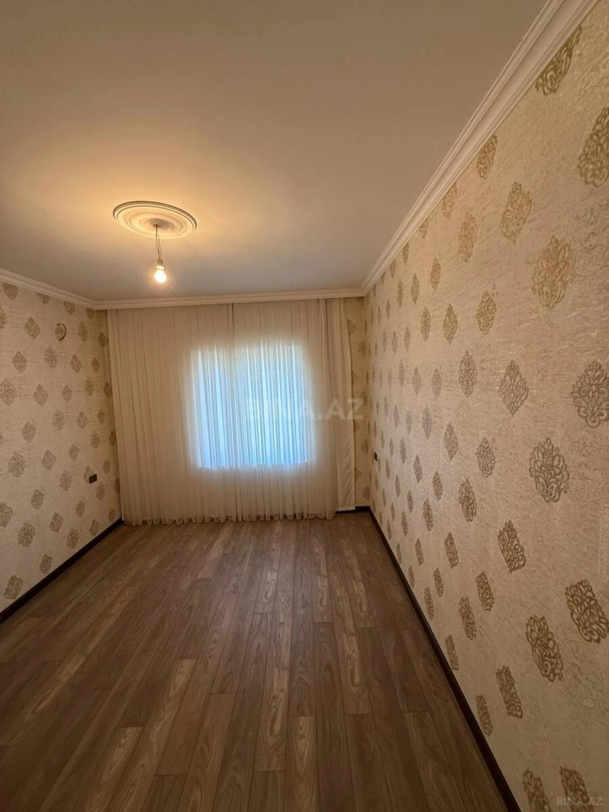 Satılır 5 otaqlı həyət evi 195 m²