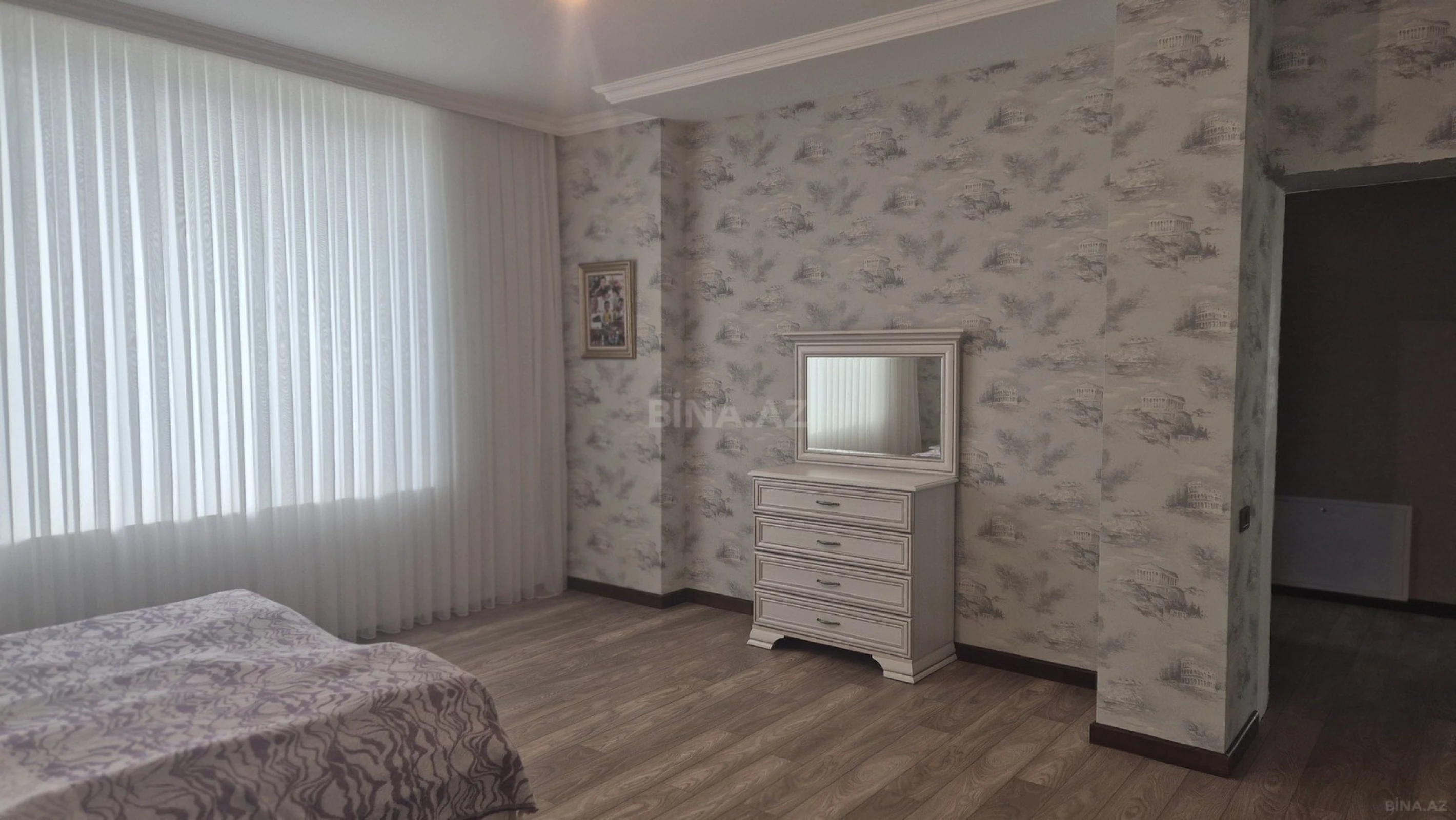 Satılır 5 otaqlı həyət evi 195 m²