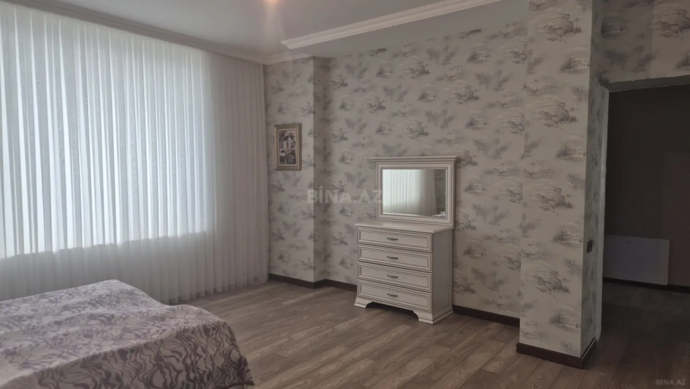 Satılır 5 otaqlı həyət evi 195 m²