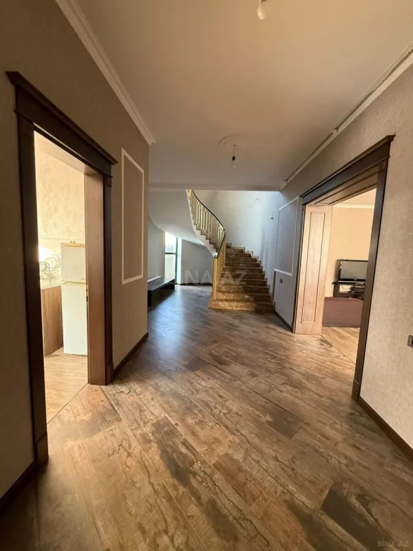 Satılır 5 otaqlı həyət evi 195 m²