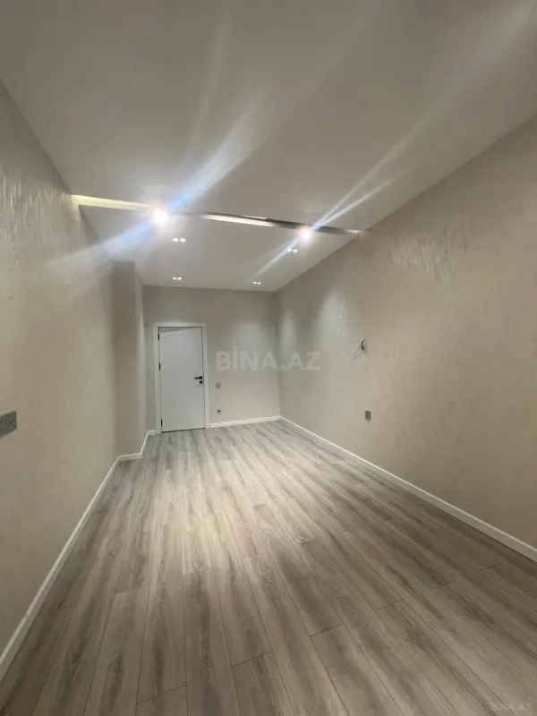 Satılır 2 otaqlı mənzil 76 m²
