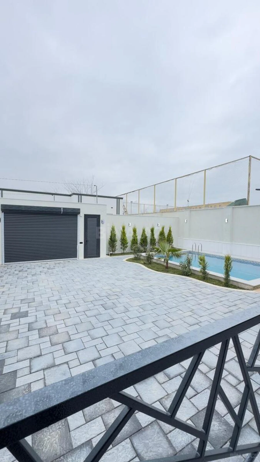 Satılır 4 otaqlı həyət evi 180 m²