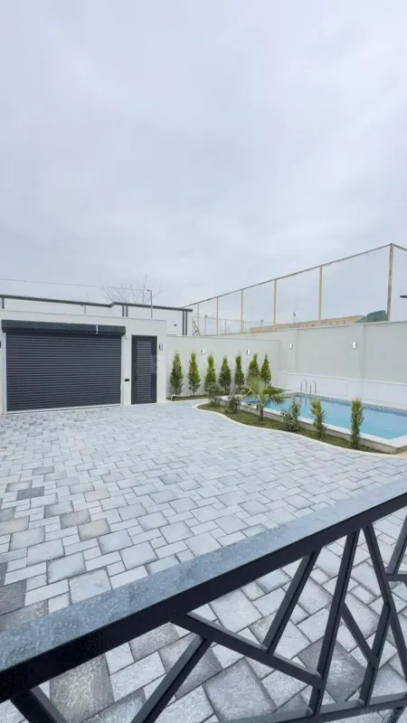 Satılır 4 otaqlı həyət evi 180 m²