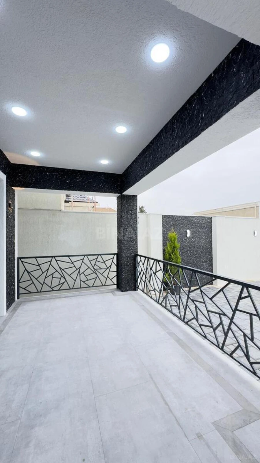 Satılır 4 otaqlı həyət evi 180 m²